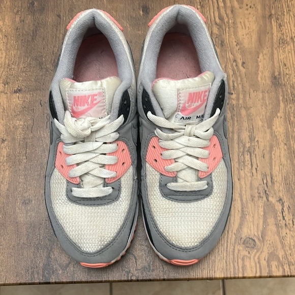Air Max 90 Rose Women’s size 5.5! Pre owned w/o box. - Picture 7 of 10